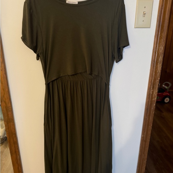 Medium Nursing/Breastfeeding Mama Bundle 3 Dresses, Cover, Robe & Nightgown Lot - Picture 5 of 16
